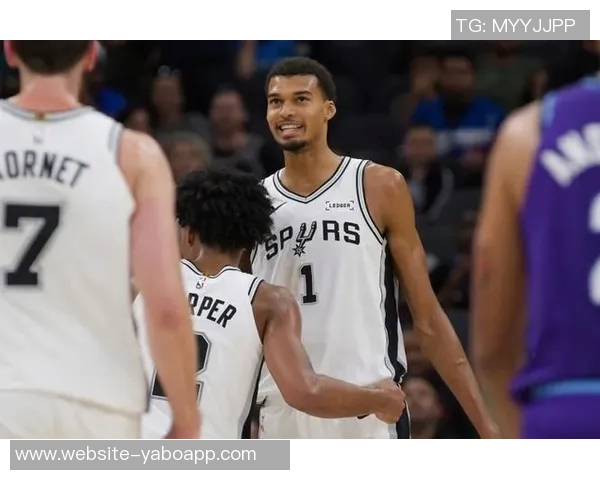 名记点评浓眉防守能力超群却被文班轻松突破如同路人甲